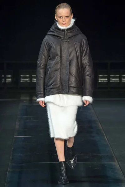 Look 7